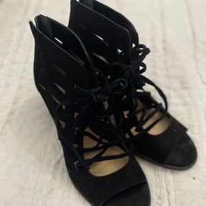 Vince Camuto lace up heel